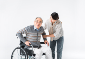 第一次住家照顾老人，应该怎么做更好？