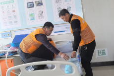 2026年，护工行业前景如何？男女都能学吗？